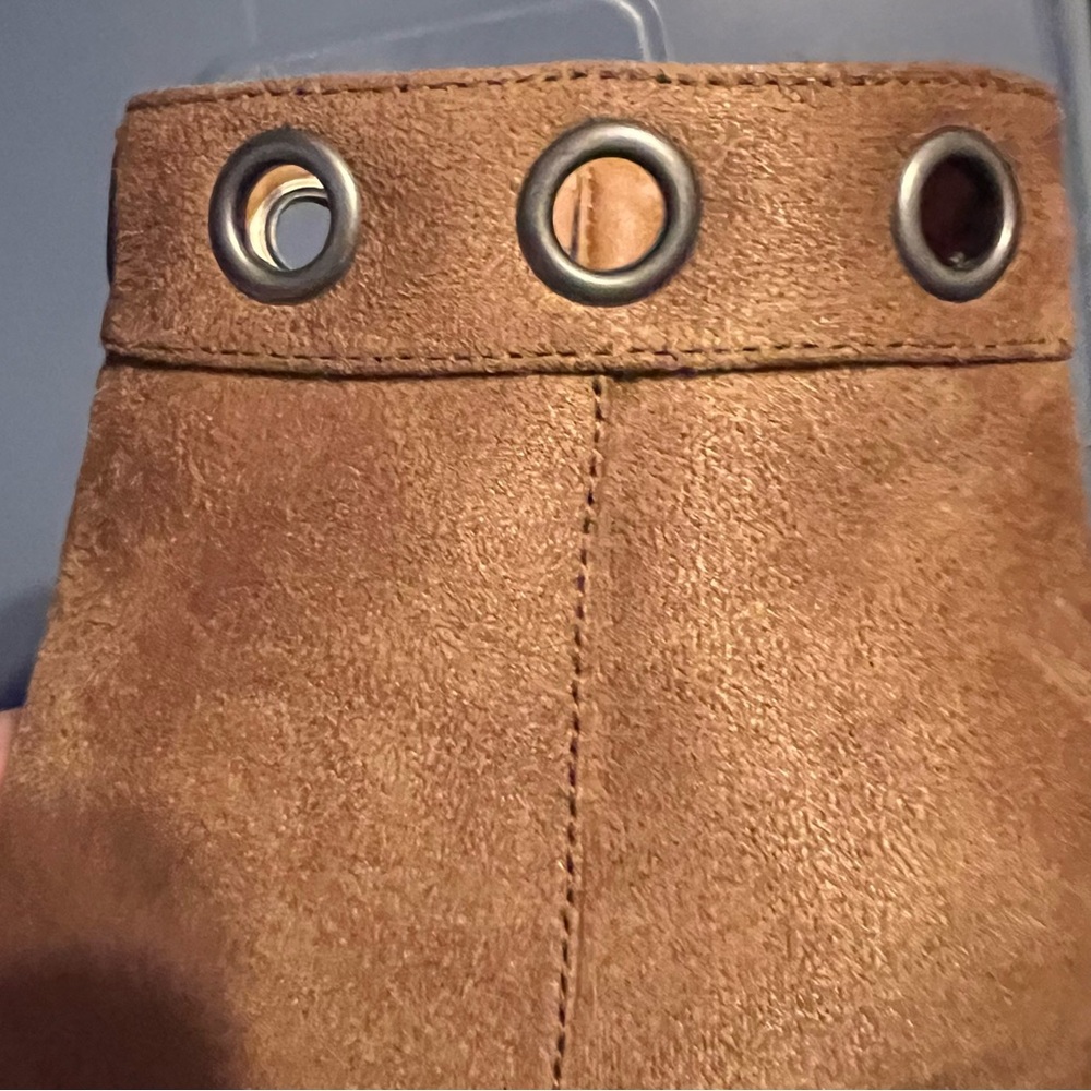 - Not Rated 6.5 Suede Grommet Heeled Ankle Booties! NEW! - Picture 6 of 15